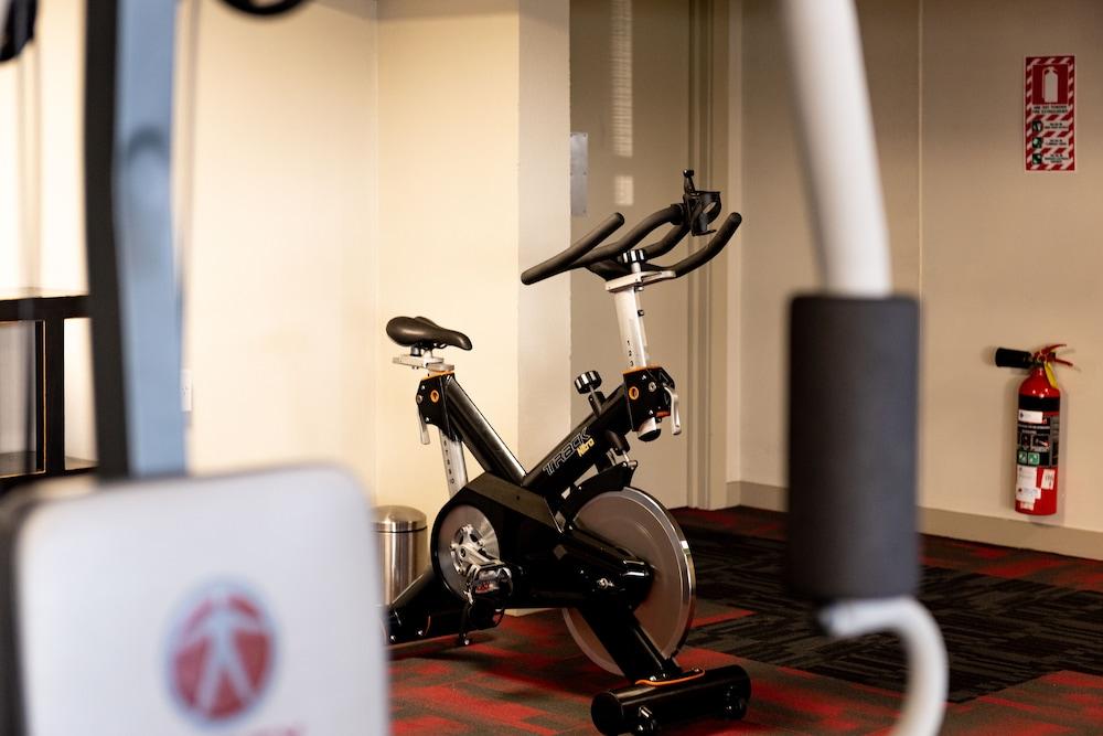 오클랜드 Vr 타카푸나 아파트 호텔 외부 사진 A stationary bicycle