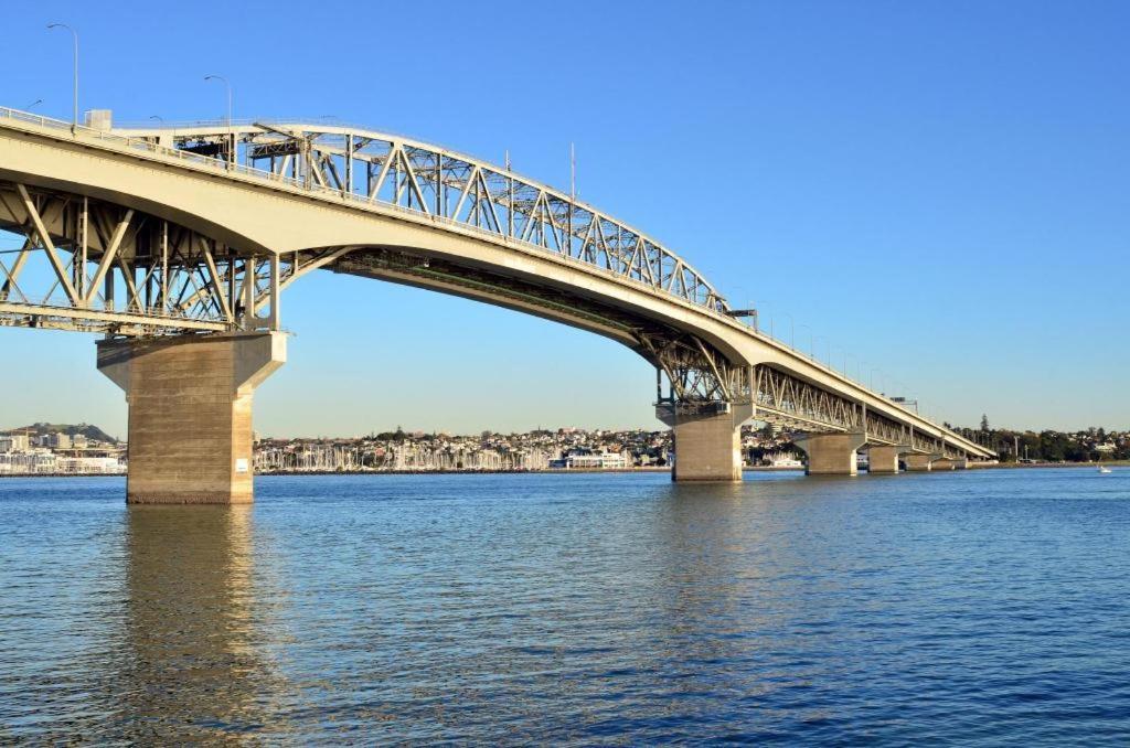 오클랜드 Vr 타카푸나 아파트 호텔 외부 사진 The Coronado Bridge